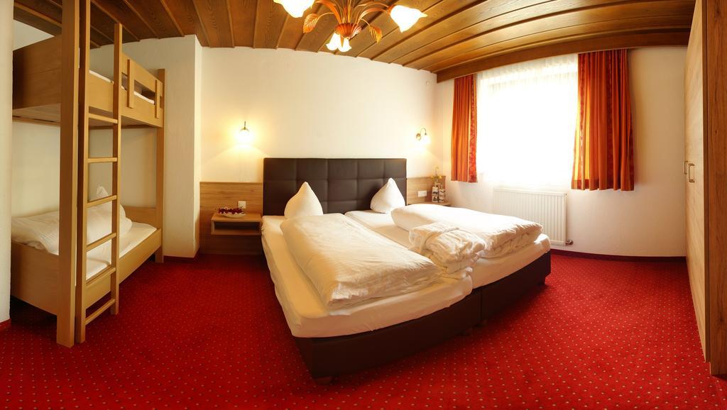 Kinderhotel Laerchenhof Обштайґ Номер фото